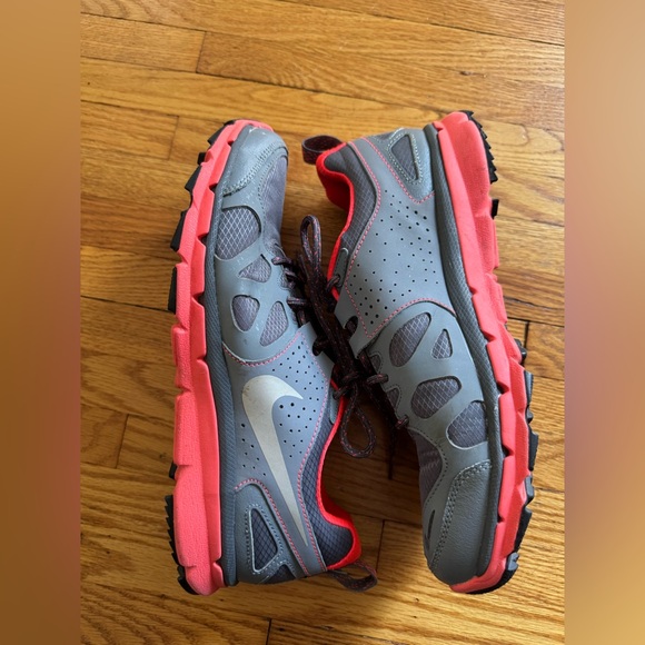 Nike Flex Trail Shield Women’s Trail Running Shoes Grey Pink Size 9.5 Athletic - Picture 9 of 11